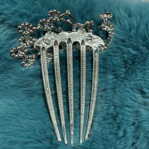 Decorative Peacock hair comb - Picture 3 of 5